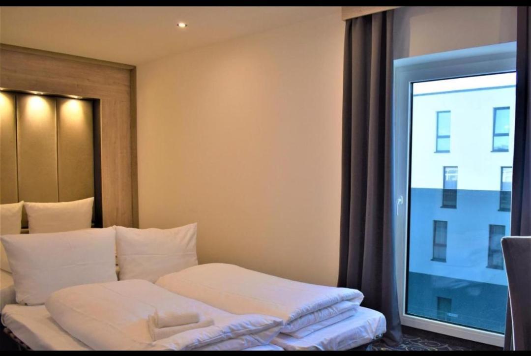 Hotel Business Bay Das Ehemalige Staycation Hotel Sindelfingen Bagian luar foto