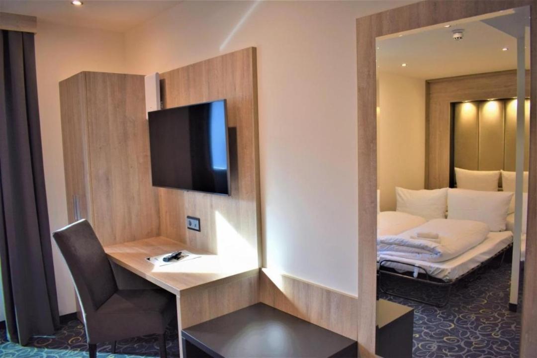 Hotel Business Bay Das Ehemalige Staycation Hotel Sindelfingen Bagian luar foto