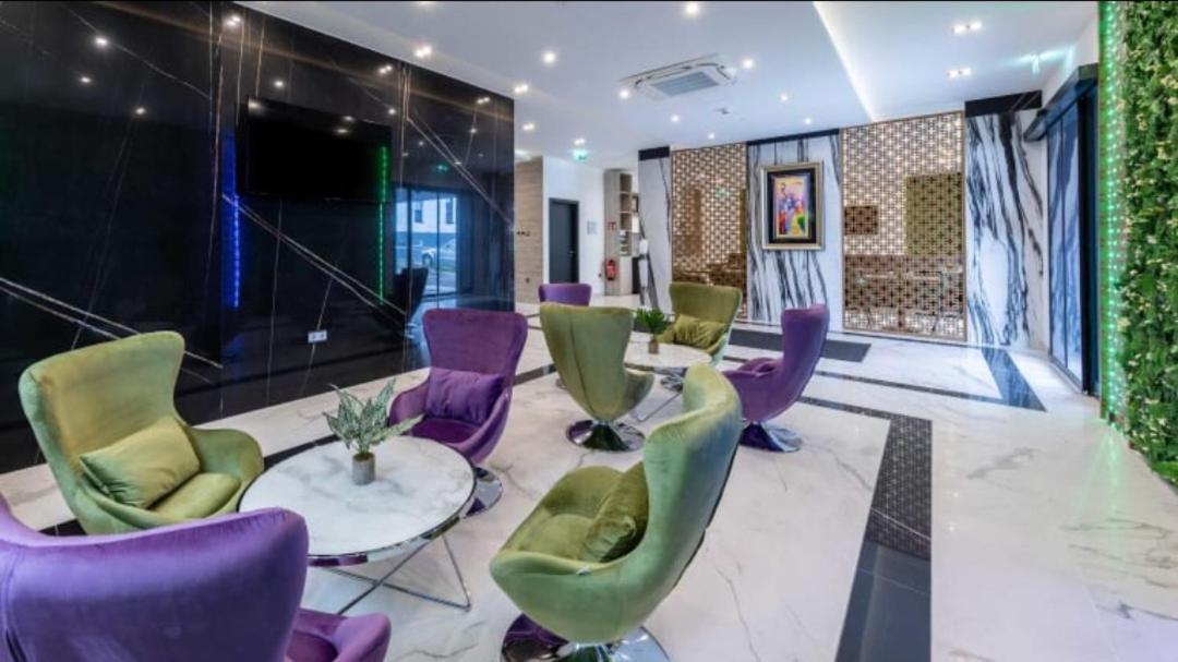 Hotel Business Bay Das Ehemalige Staycation Hotel Sindelfingen Bagian luar foto