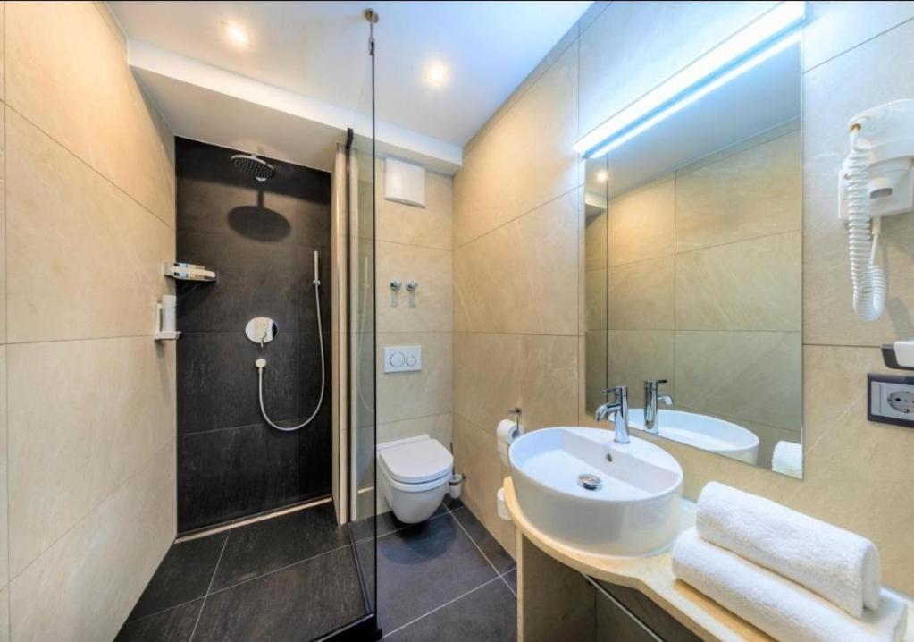 Hotel Business Bay Das Ehemalige Staycation Hotel Sindelfingen Bagian luar foto