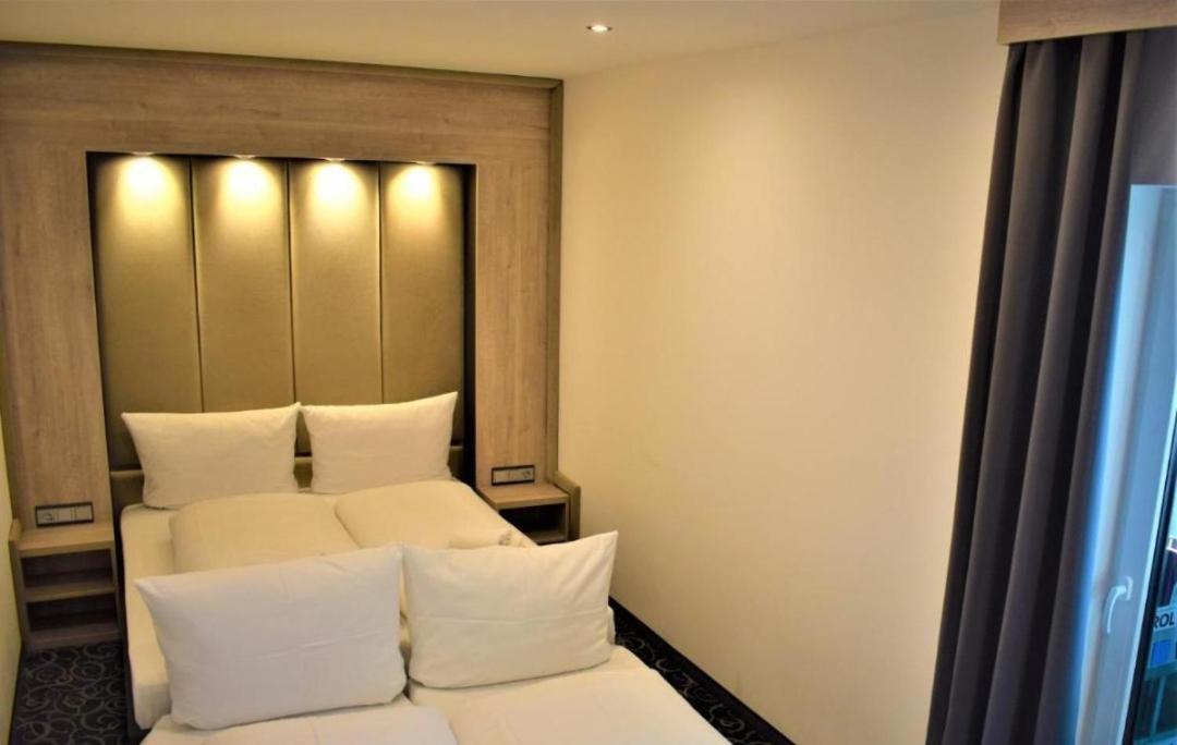 Hotel Business Bay Das Ehemalige Staycation Hotel Sindelfingen Bagian luar foto