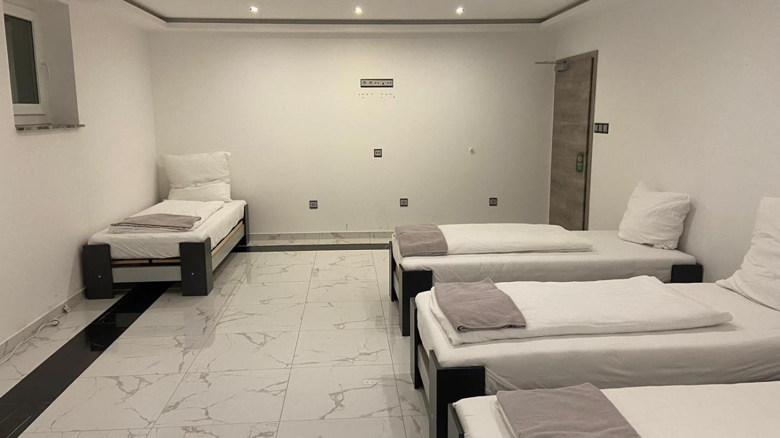 Hotel Business Bay Das Ehemalige Staycation Hotel Sindelfingen Bagian luar foto