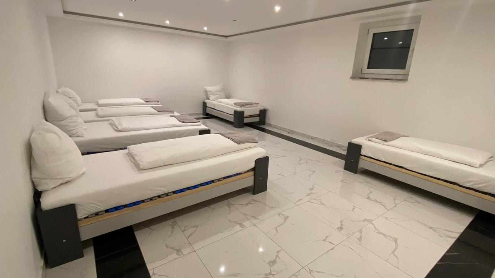 Hotel Business Bay Das Ehemalige Staycation Hotel Sindelfingen Bagian luar foto